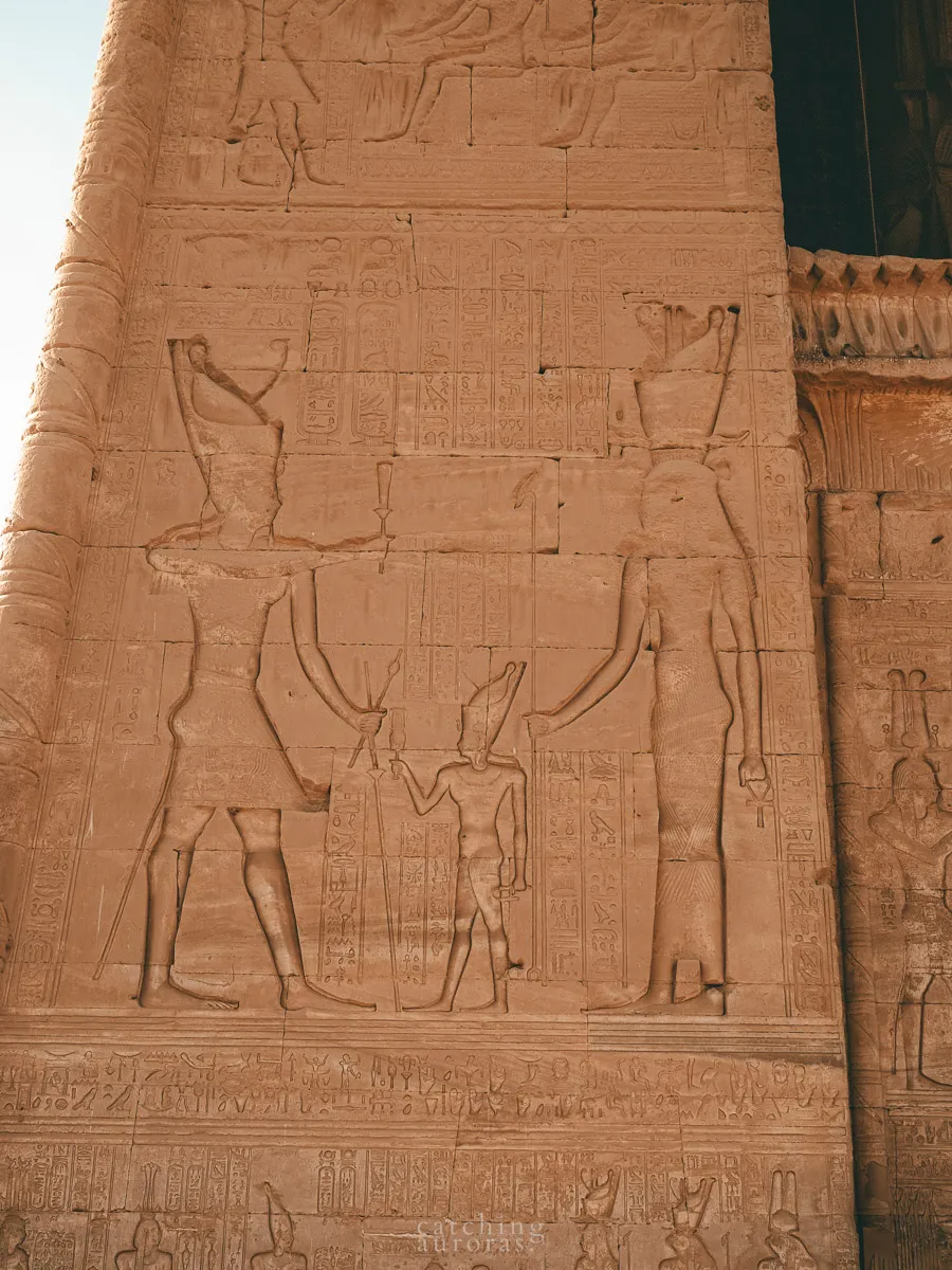 Façade showing Cleopatra and Caesarion
